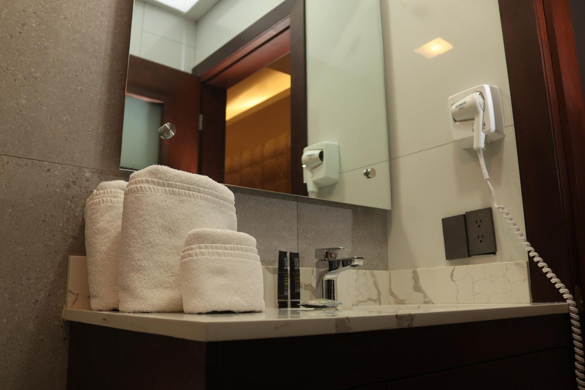 Hotel Wellintown Tijuana Kültér fotó